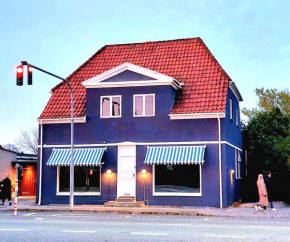 Guesthouse 'Blue House' in vintage villa&garden